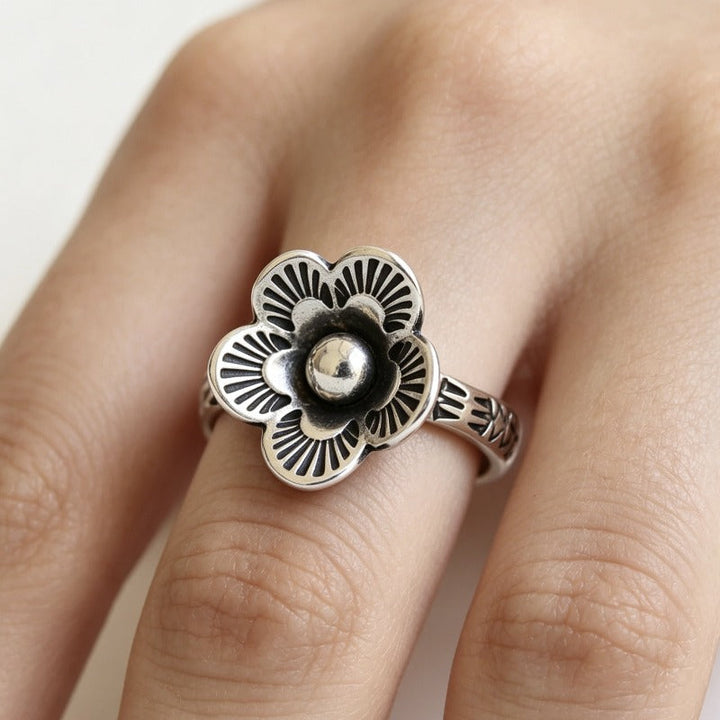 Bague Minimaliste Fleur Rétro