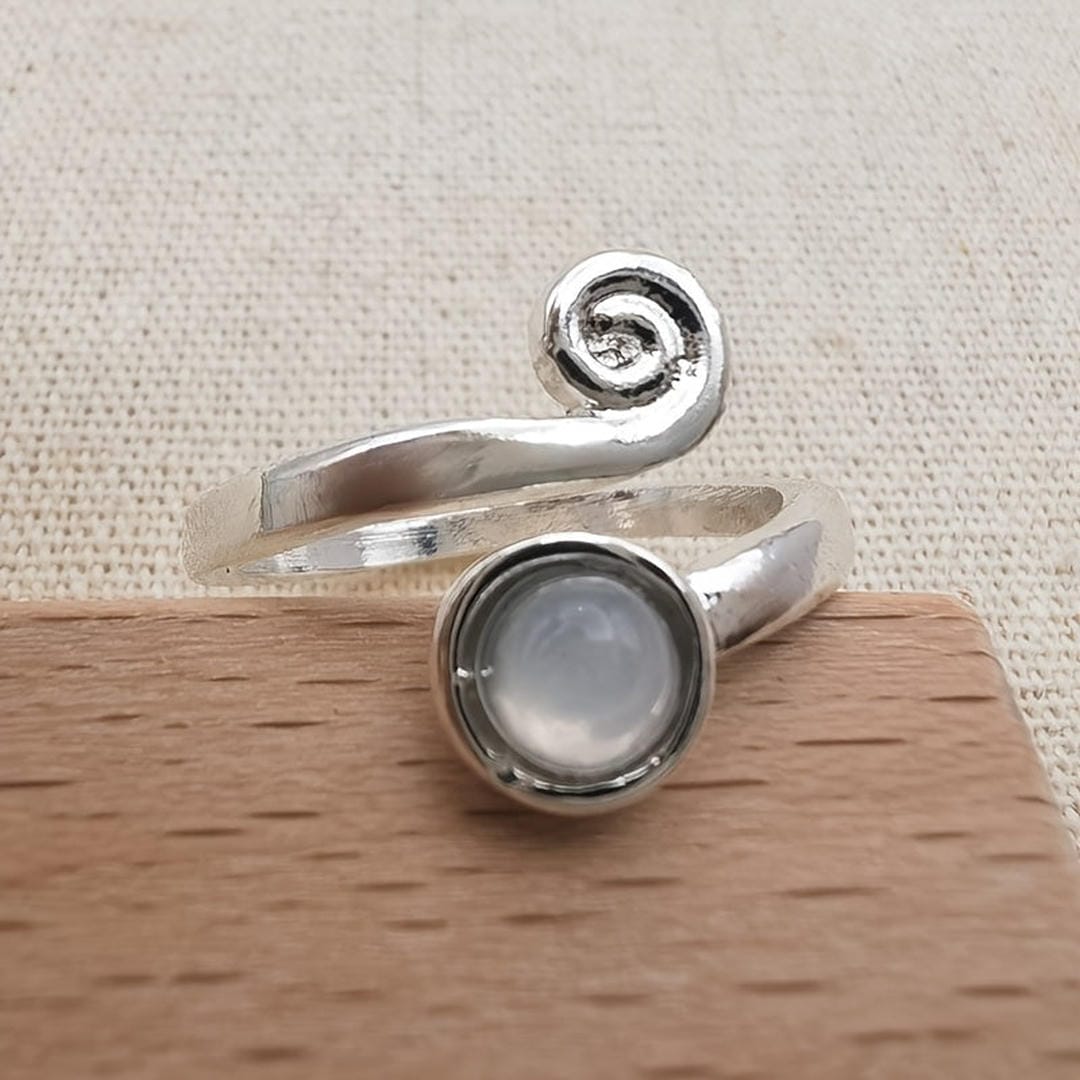 Bague Ajustable en Argent avec Pierre de Lune en Spirale