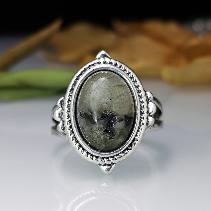 Bague intemporelle au style vintage spectaculaire