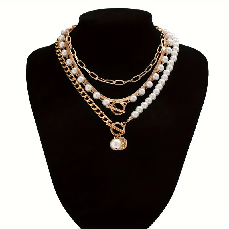 Collier superposé en perles contemporaines