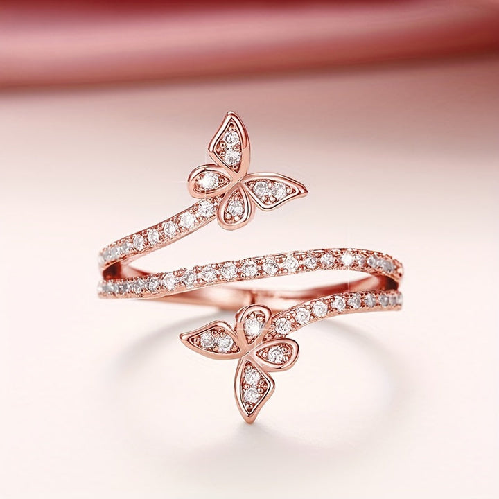Bague en or blanc avec papillon en zirconia incrusté
