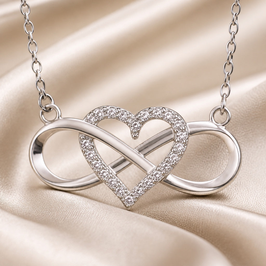 Collier Pendentif Cœur Infini en Or Blanc
