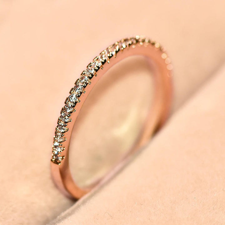 Bague Empilable avec Petits Cristaux