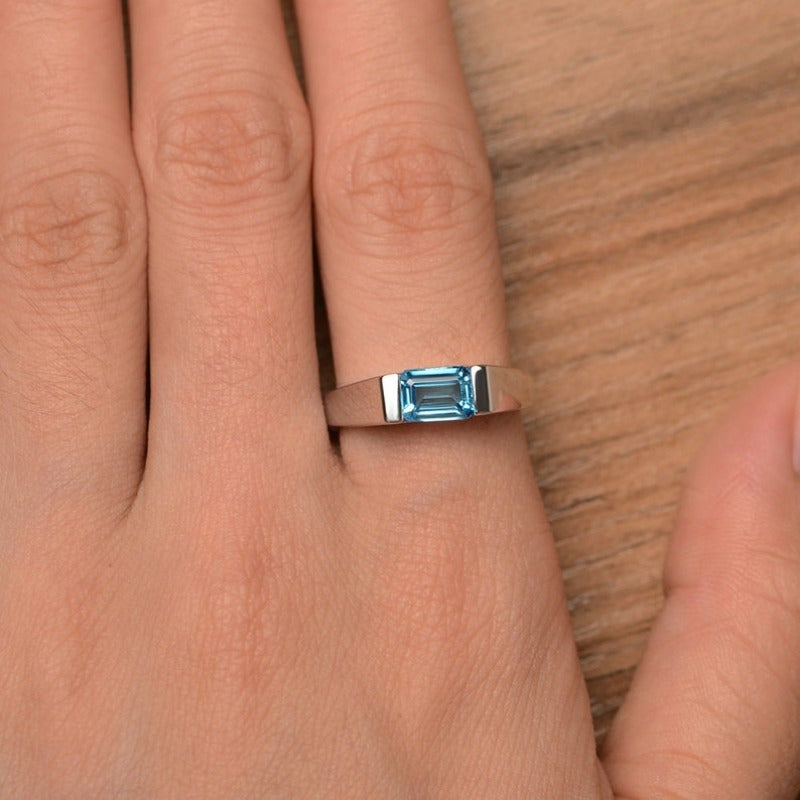 Bague de déclaration en saphir bleu