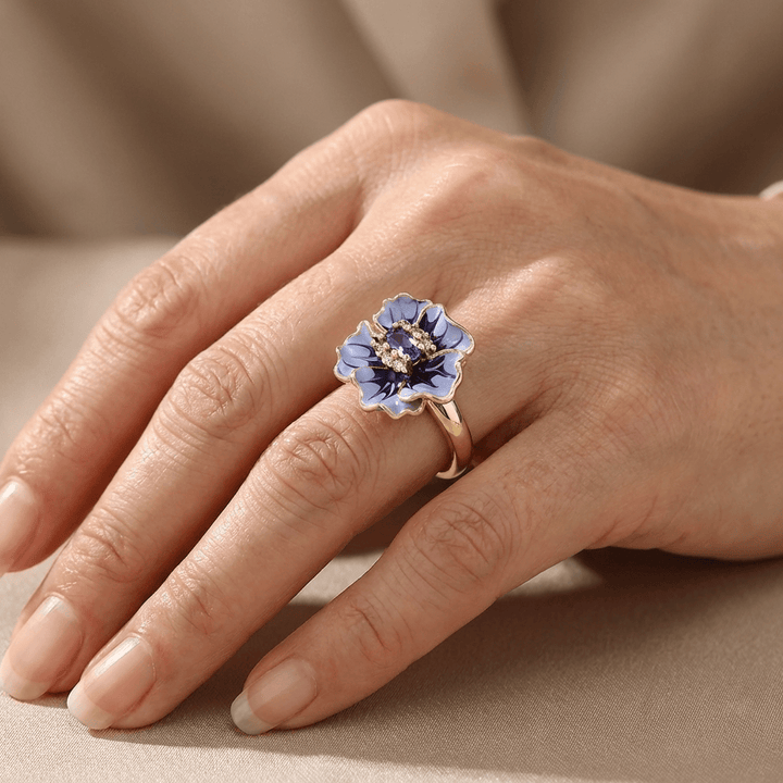 Bague en Or avec Charmant Pendentif Fleur Bleue