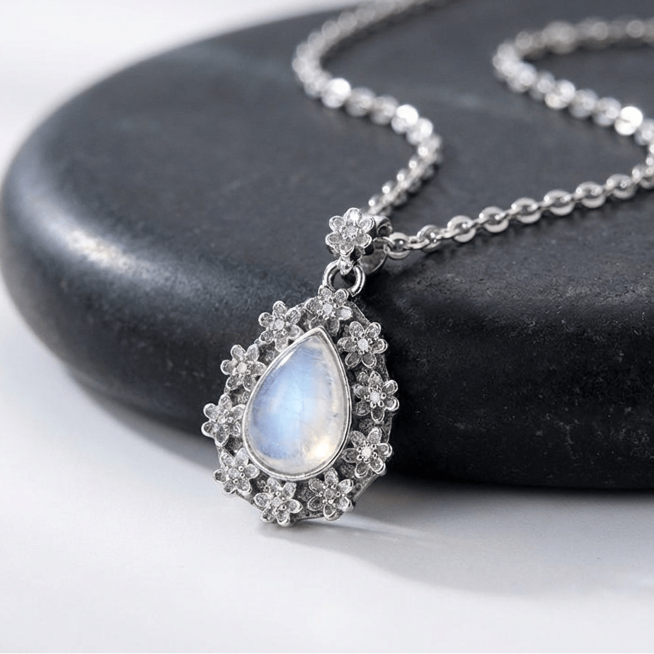 Collier Radieux en Pierre de Lune
