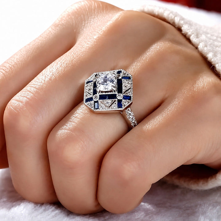 Bague de déclaration en saphir géométrique