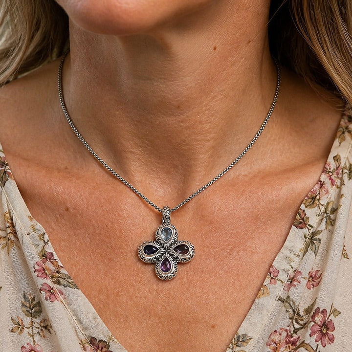 Collier Kensington avec pendentif en forme de pétale