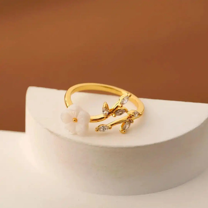 Bague Ajustable à Fleur Blanche