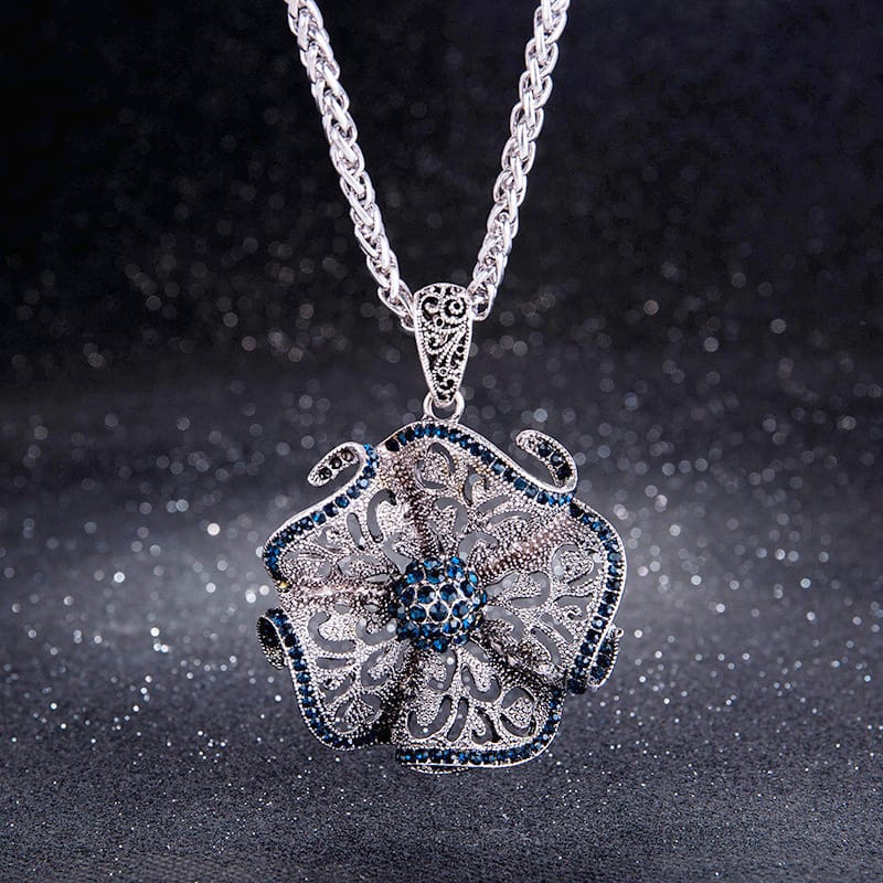 Collier en saphir majestueux avec charme