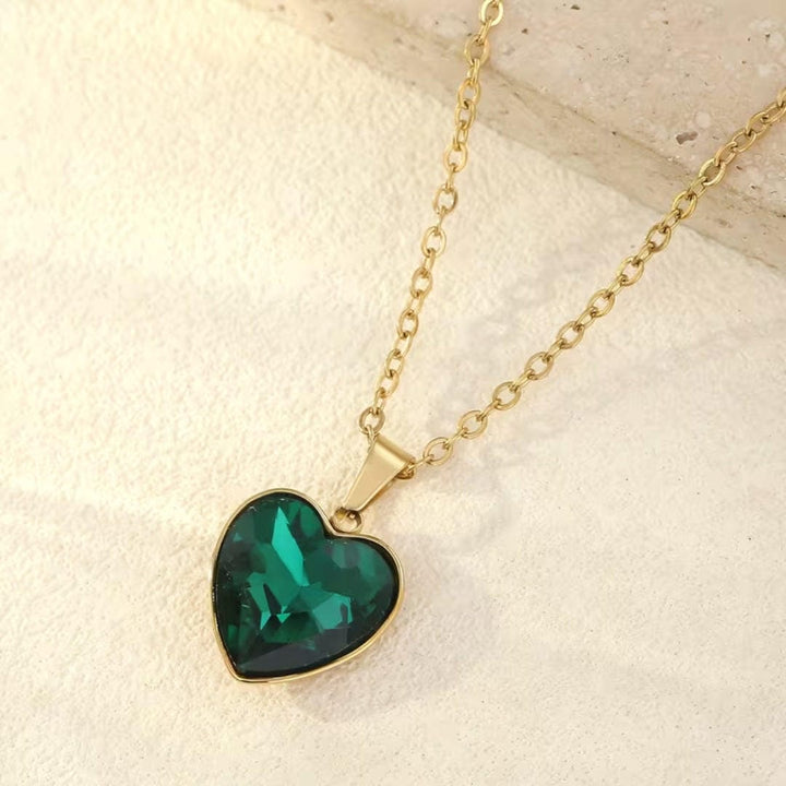Collier Pendentif en Émeraude en Forme de Cœur