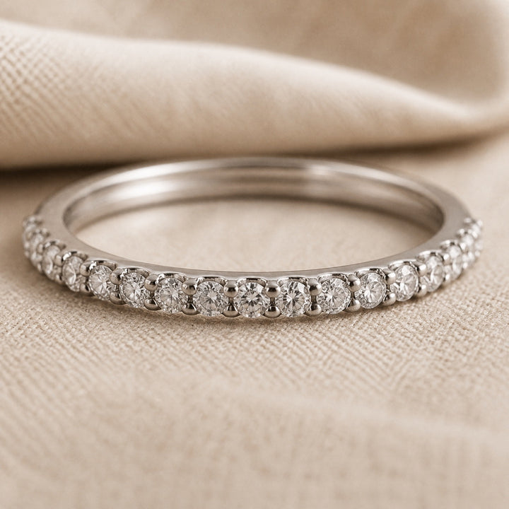 Bague Élégante en Cristal Fin à Empiler