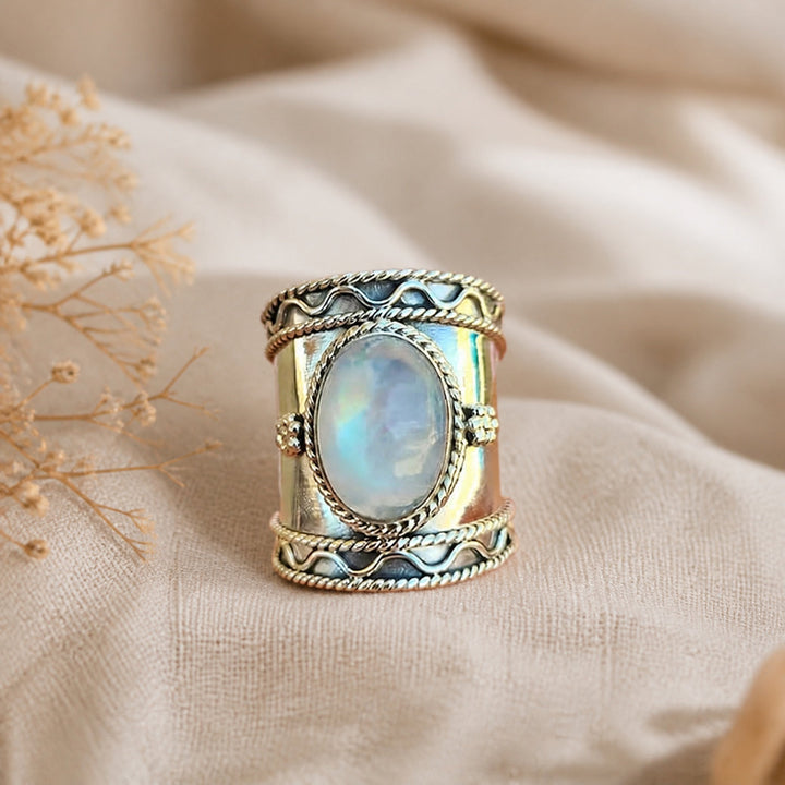 Bague en Pierre de Lune Éthérée Oxydée