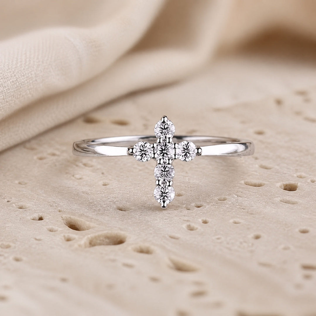 Bague Croisée Chic en Zirconium Éblouissant