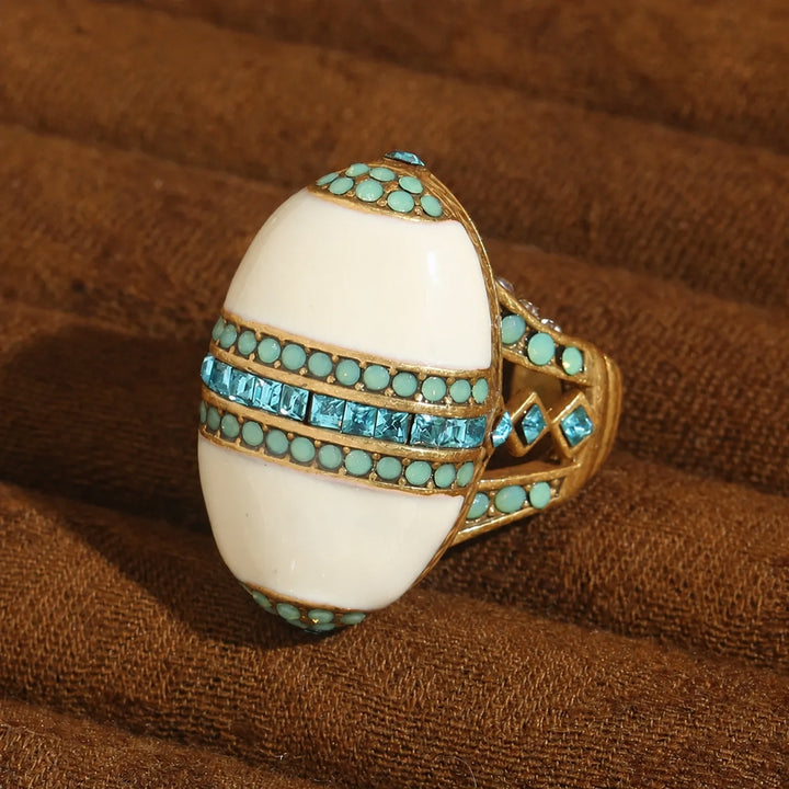 Bague en opale émaillée blanche