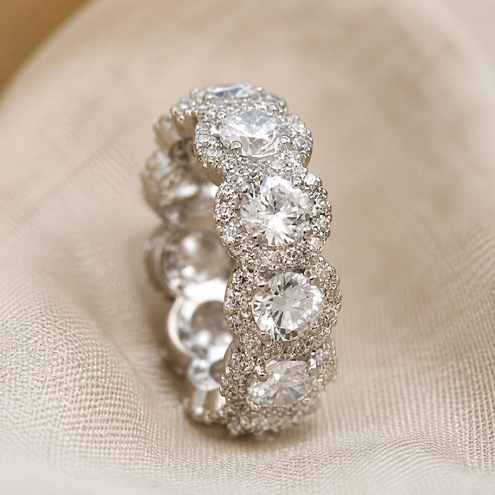Bague en zirconium scintillant incrusté