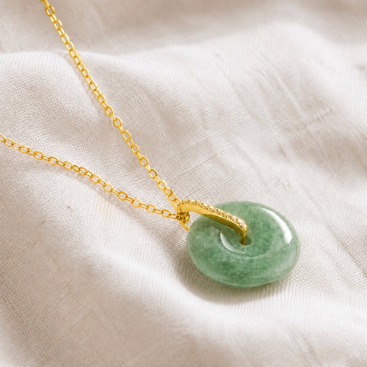 Collier en jade en forme de cercle élégant