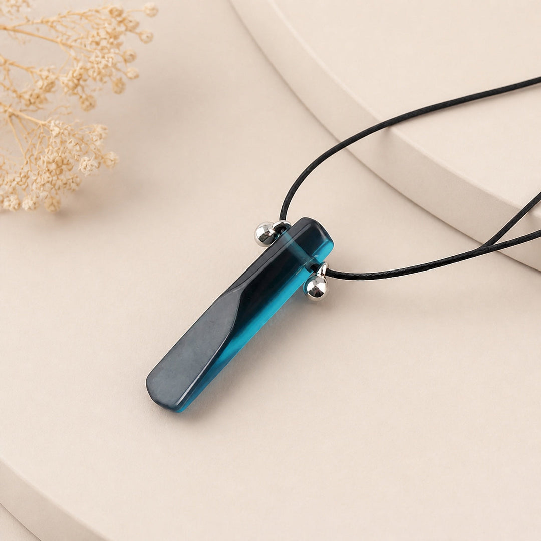 Collier Pendentif Minimaliste en Jade