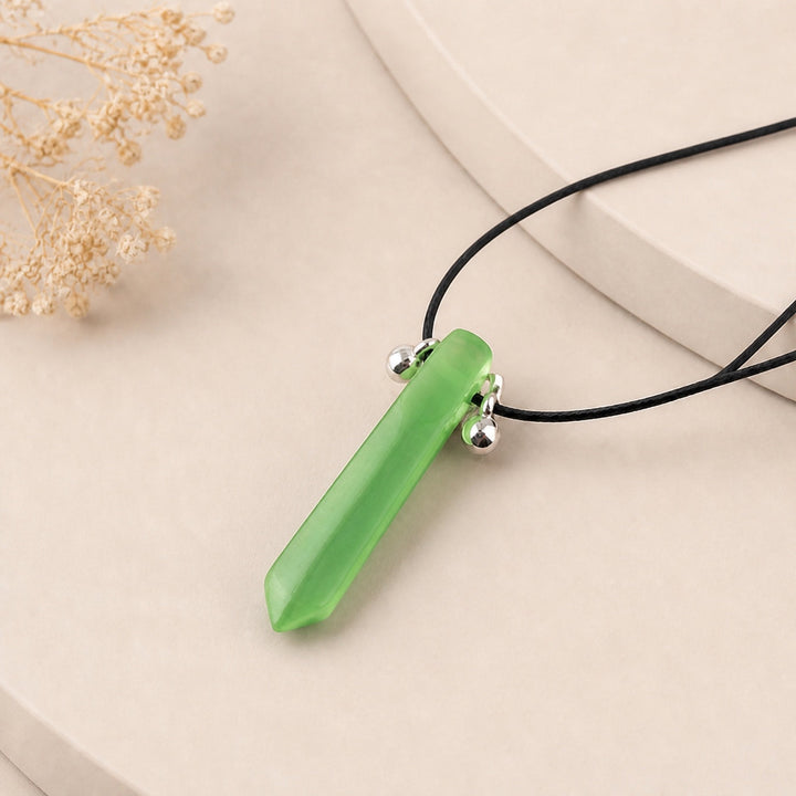 Collier Pendentif Minimaliste en Jade