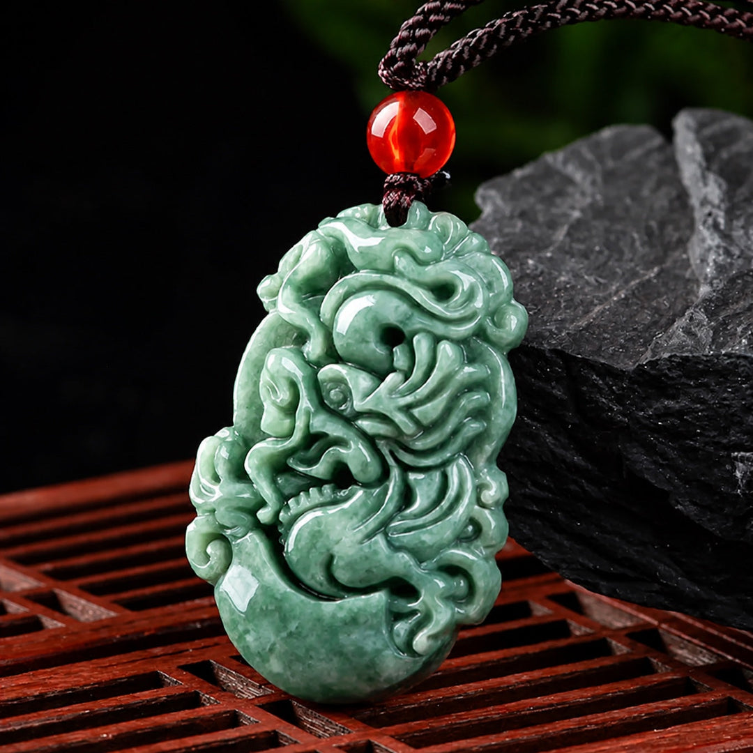 Pendentif en jadeïte sculpté