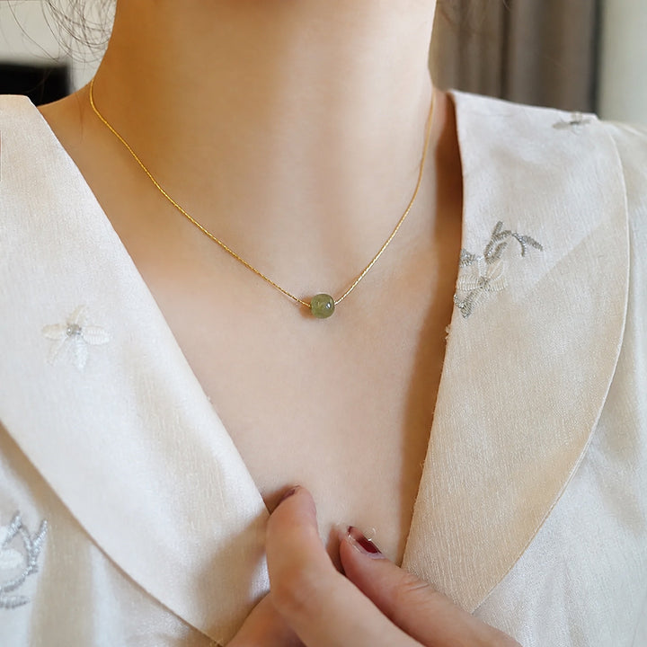 Collier délicat en perles de jade
