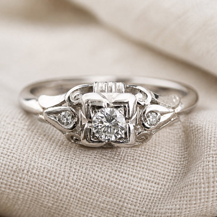 Bague Élégante en Cristal Argenté