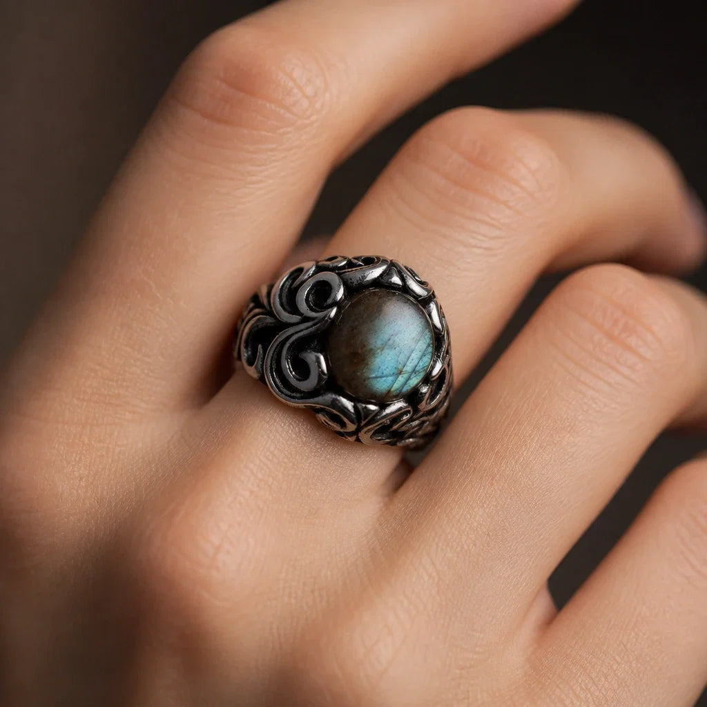 Bague en argent avec pierre ovale