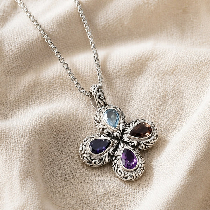 Collier Kensington avec pendentif en forme de pétale