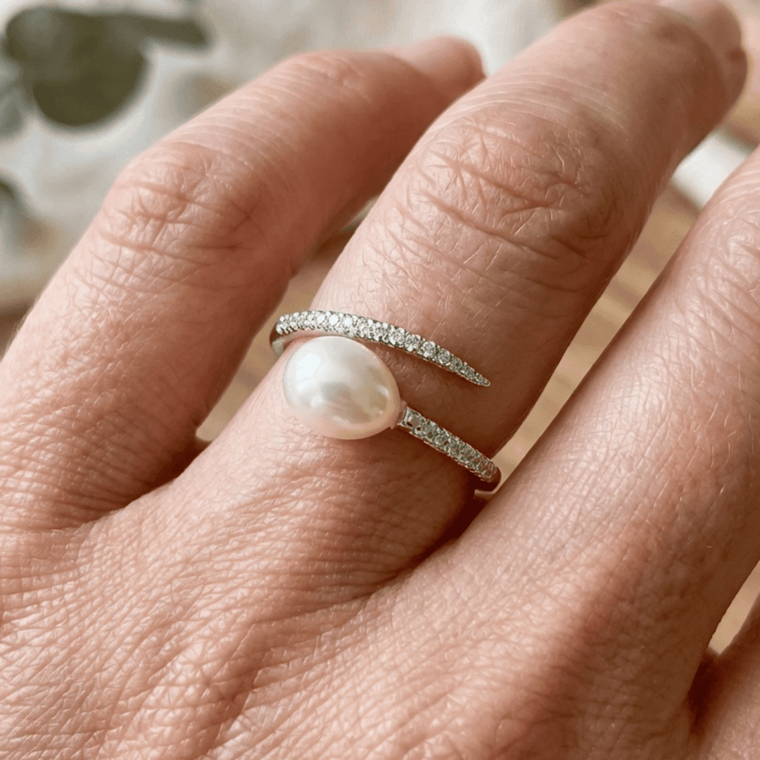 Bague Ouverte en Cuir de Perle