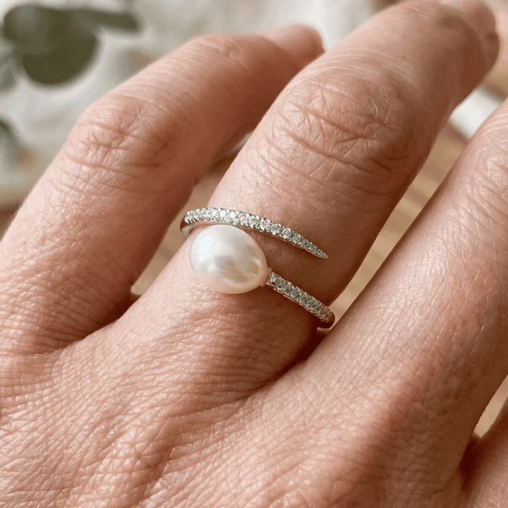 Bague Ouverte en Cuir de Perle
