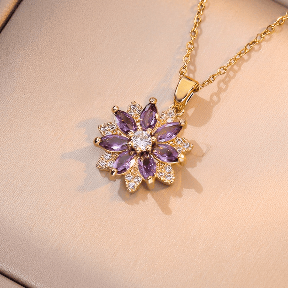Collier pendentif fleur en pierres précieuses