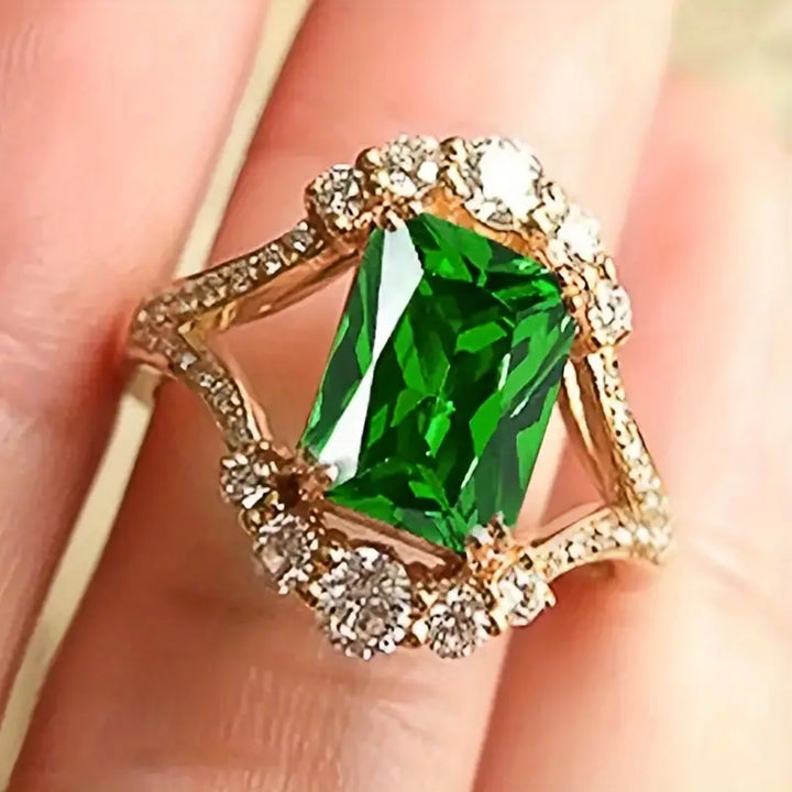Elara Viremont Ring | Gold