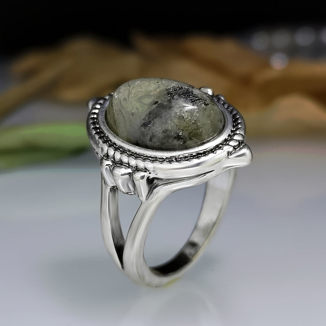 Bague vintage au style intemporel spectaculaire