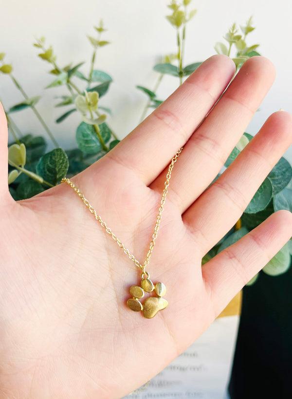 Collier en Plaqué Or avec Pendentif en Forme de Patte