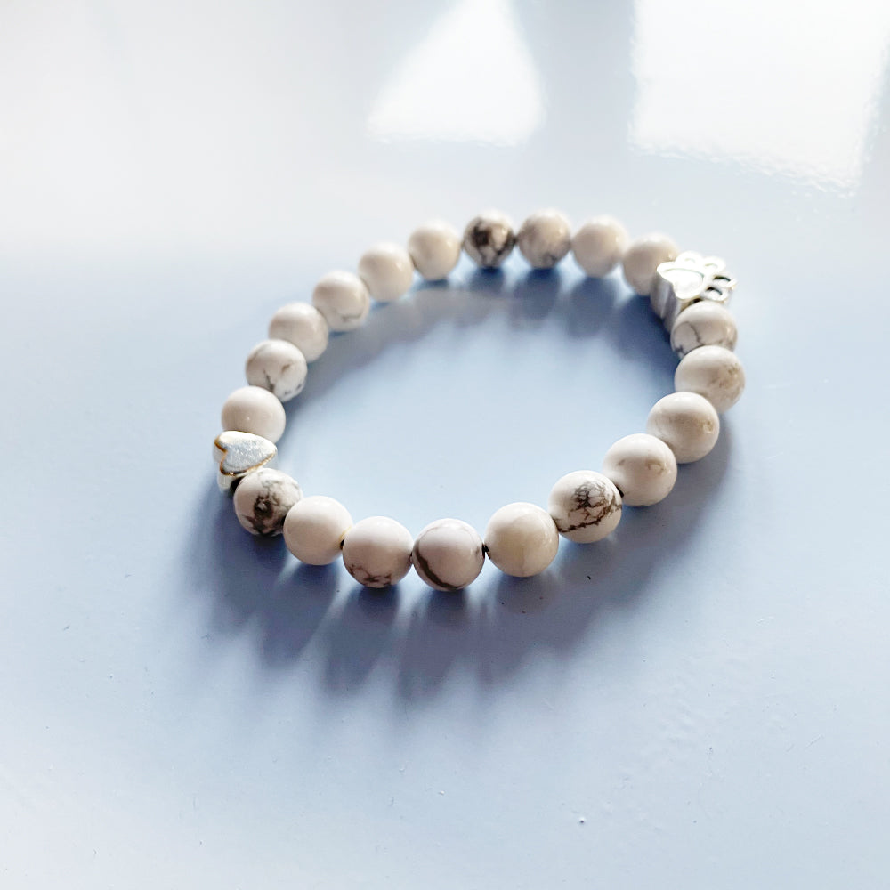 Bracelet en Gemmes Naturelles avec Charms Pattes et Cœur – Design Fait Main