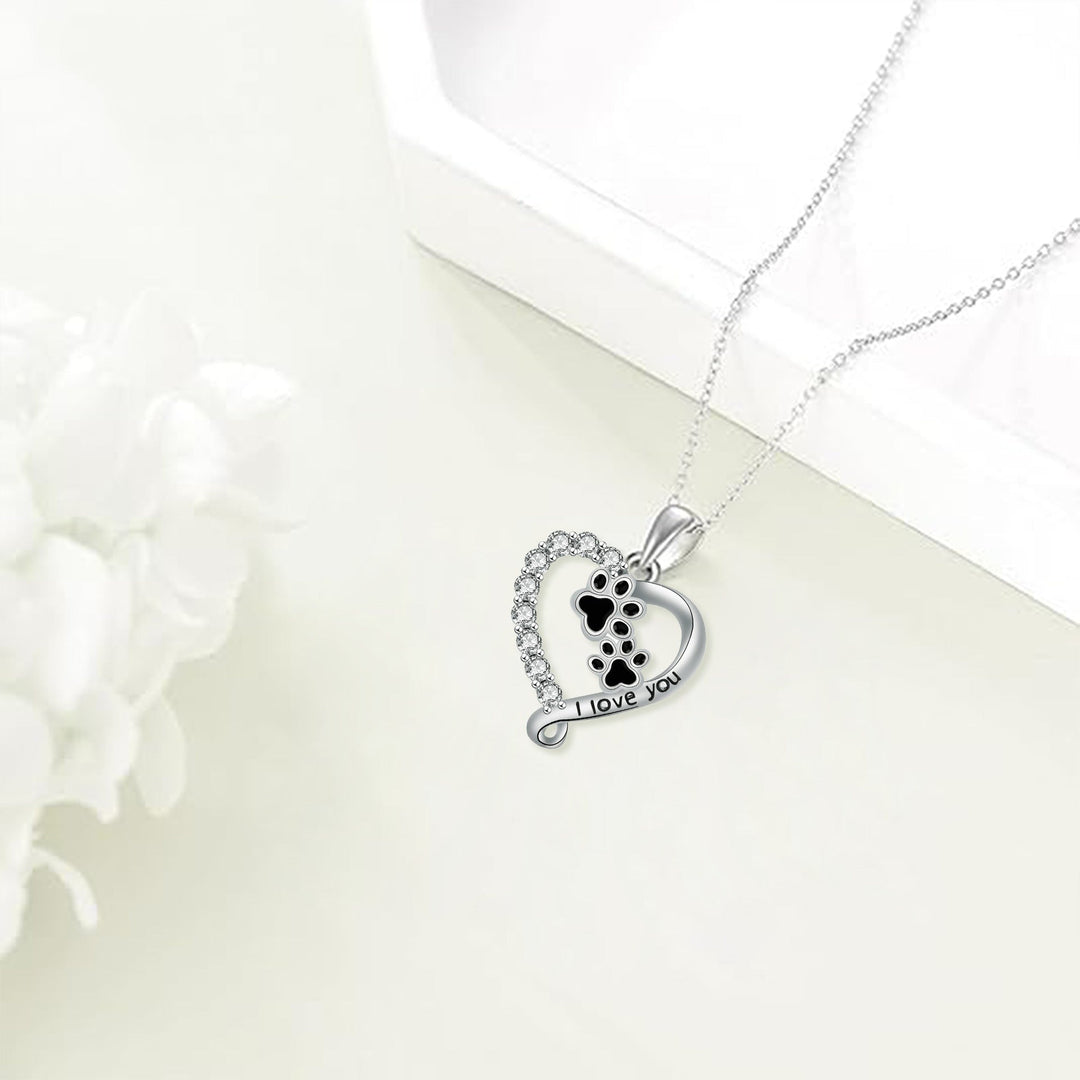 Collier Pendentif Cœur avec Patte