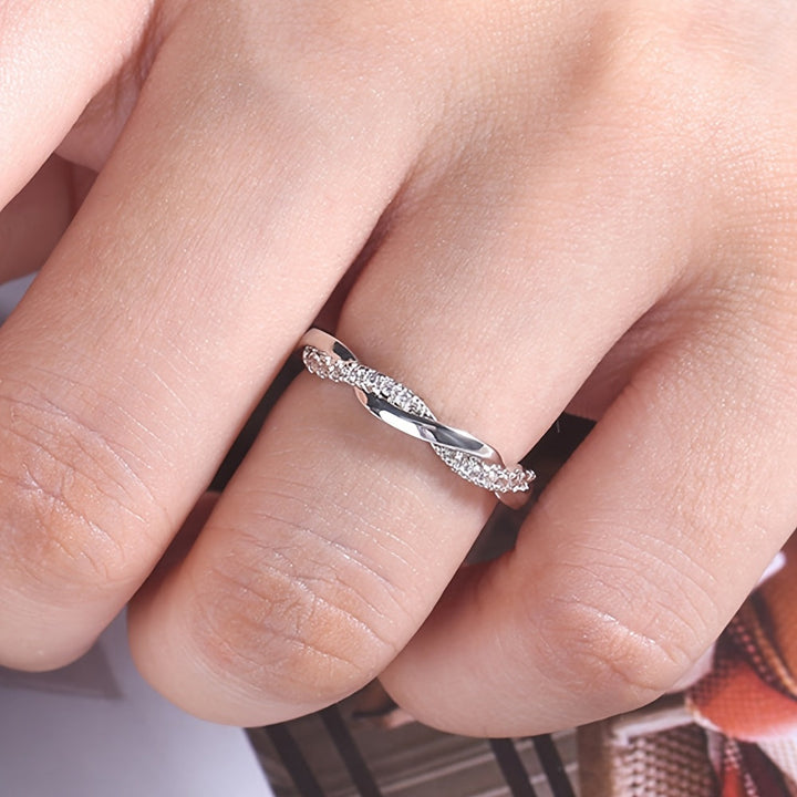 Bague Éternité Torsadée en Zirconium Incrusté Tendance