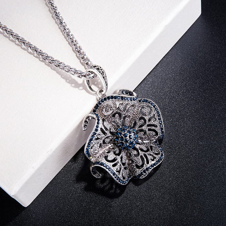Collier en saphir majestueux avec charme