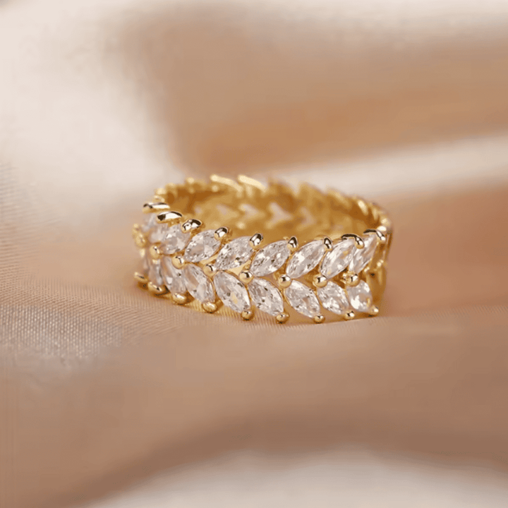 Bague de Luxe en Cristal Blanc en Forme de Feuille
