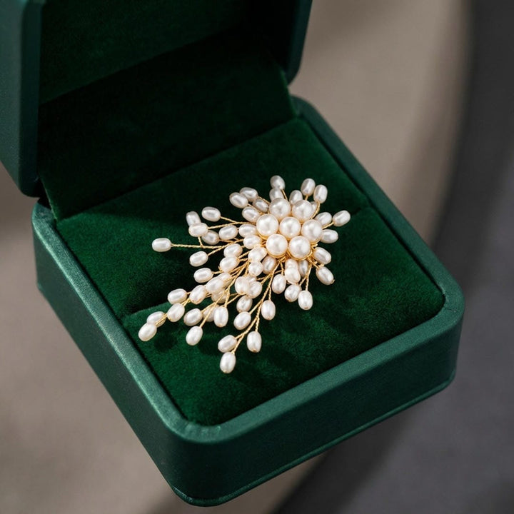 Broche Luxe en Cascade de Perles