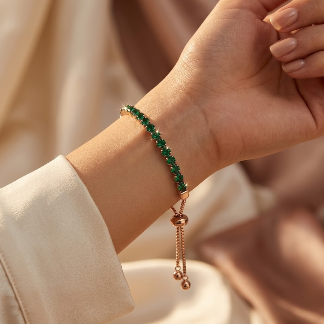 Adjustable Tennis Bracelet in Gold and Emerald