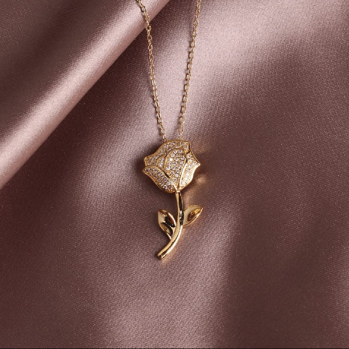 Collier Floral Éternel en Rose