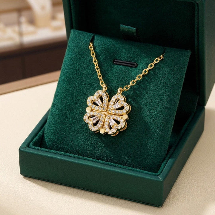Collier en Or Trèfle avec Pendentif Cœur en Zircon