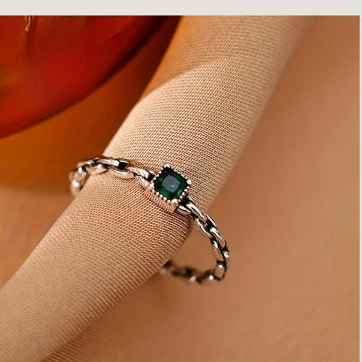 Bague en Chaîne avec Pierre Émeraude