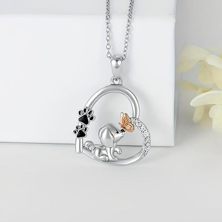 Collier Pendentif Cœur avec Papillon et Chien
