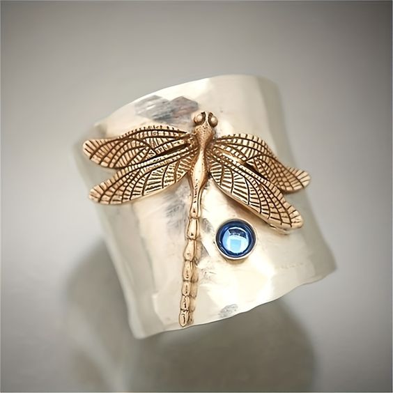 Bague Vintage en Argent avec Libellule Dorée