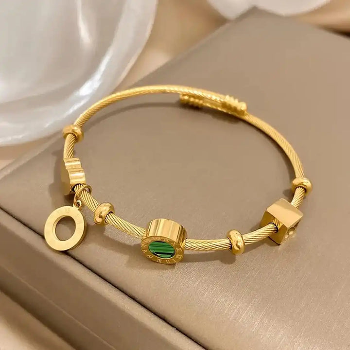 Bracelet en Or avec Charme Émeraude