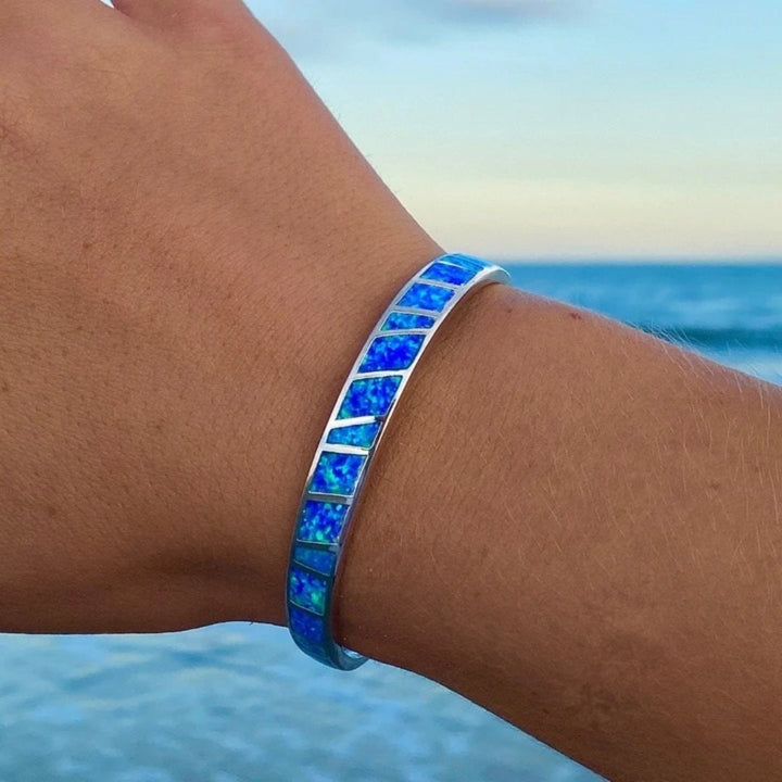 Bracelet en argent et opale bleue