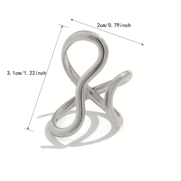 Chic Ring with Asymmetrical Wave