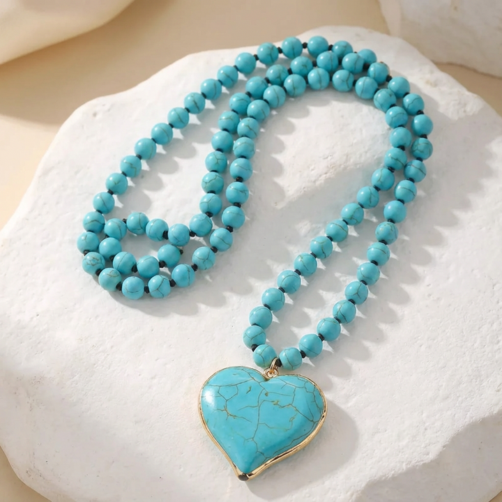 Collier en perles de gemme cœur turquoise